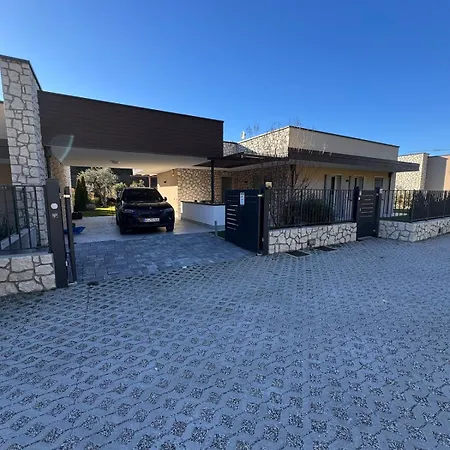 Villa-cavaion Am Gardasee *